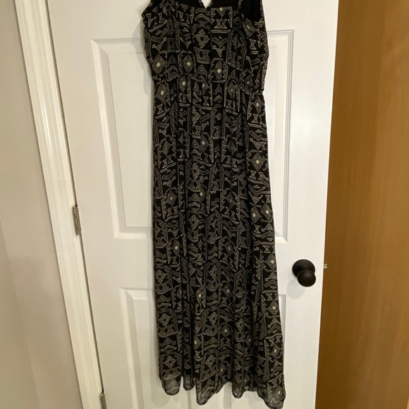 •2/$30• One Clothing Black & Off-White Aztec Print Maxi Dress Size Medium - Picture 4 of 4
